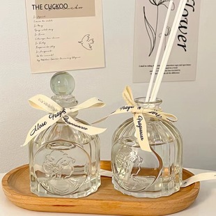 Creative beauty picture aromatherapy bottle ins simple style carved vertical pattern glass bottle 50ml beauty head decoration