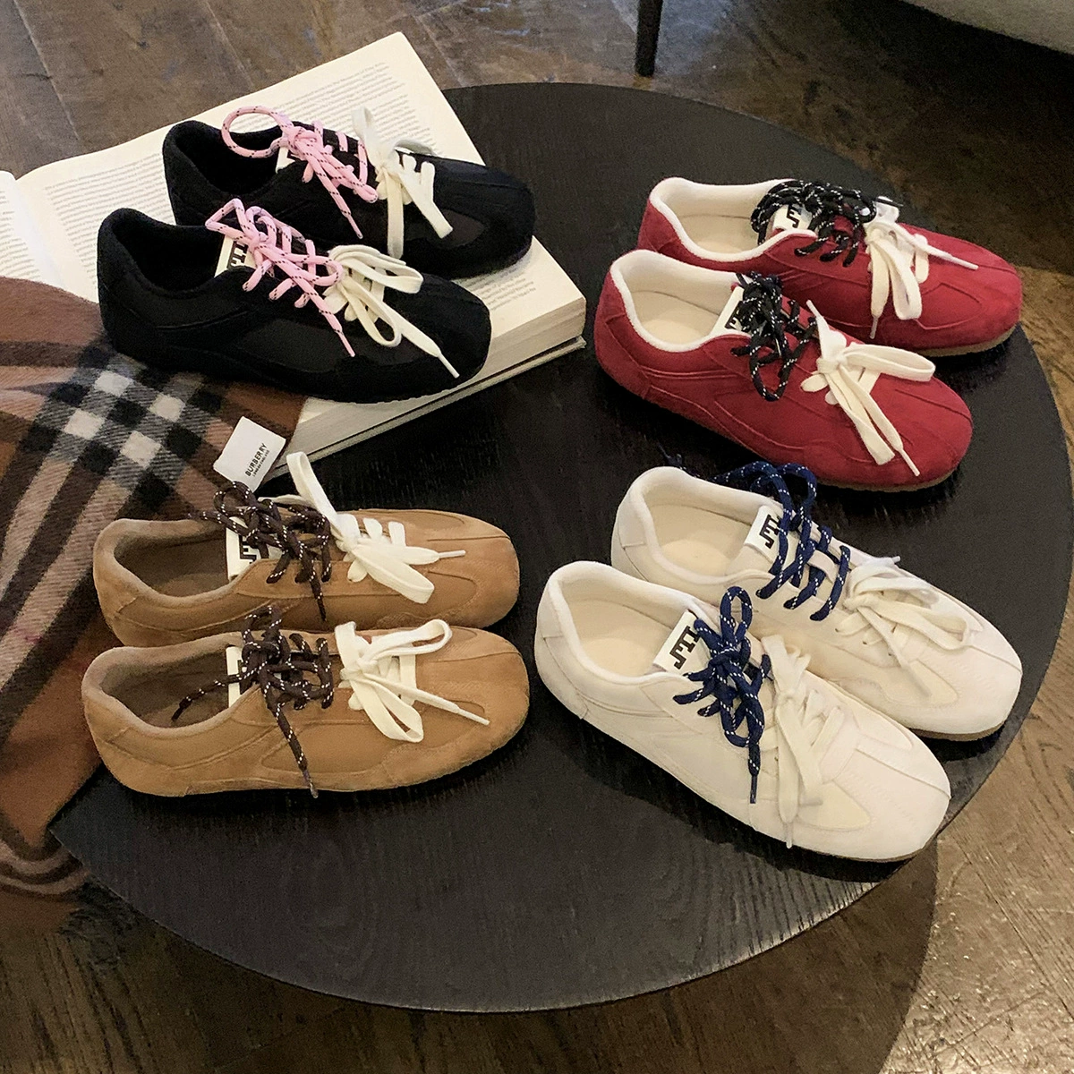 Виноградная мама из коровьей кожи