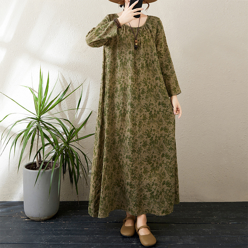 Real Shot of 2025 Early Autumn New Style Round Neck Ruched Loose Lazy Dress Minimalist Long-Sleeve Ultra-Long Dress Vacation Style