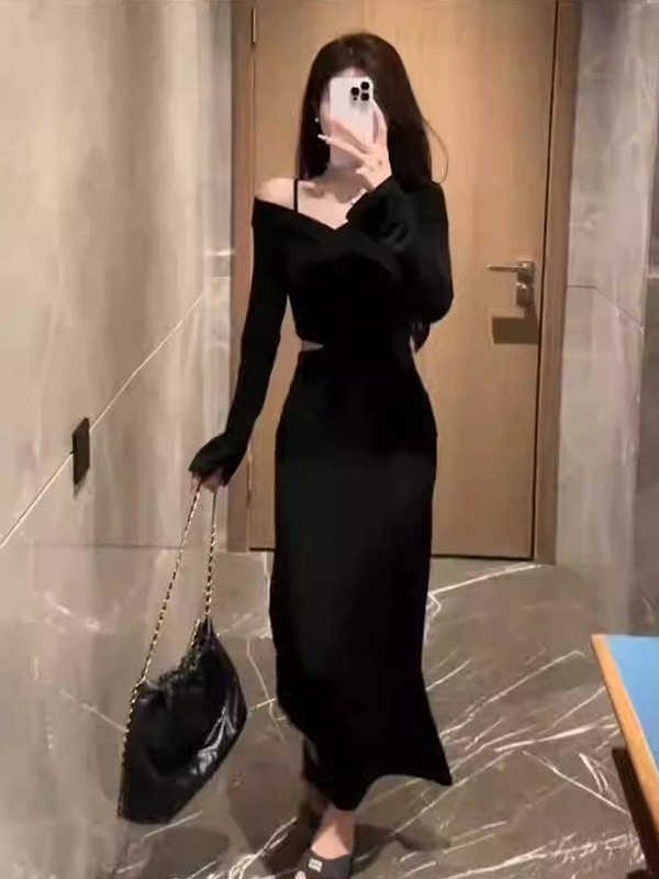法式黑色露肩v领长袖连衣裙秋装女小个子收腰气质露腰打底长裙子|undefined