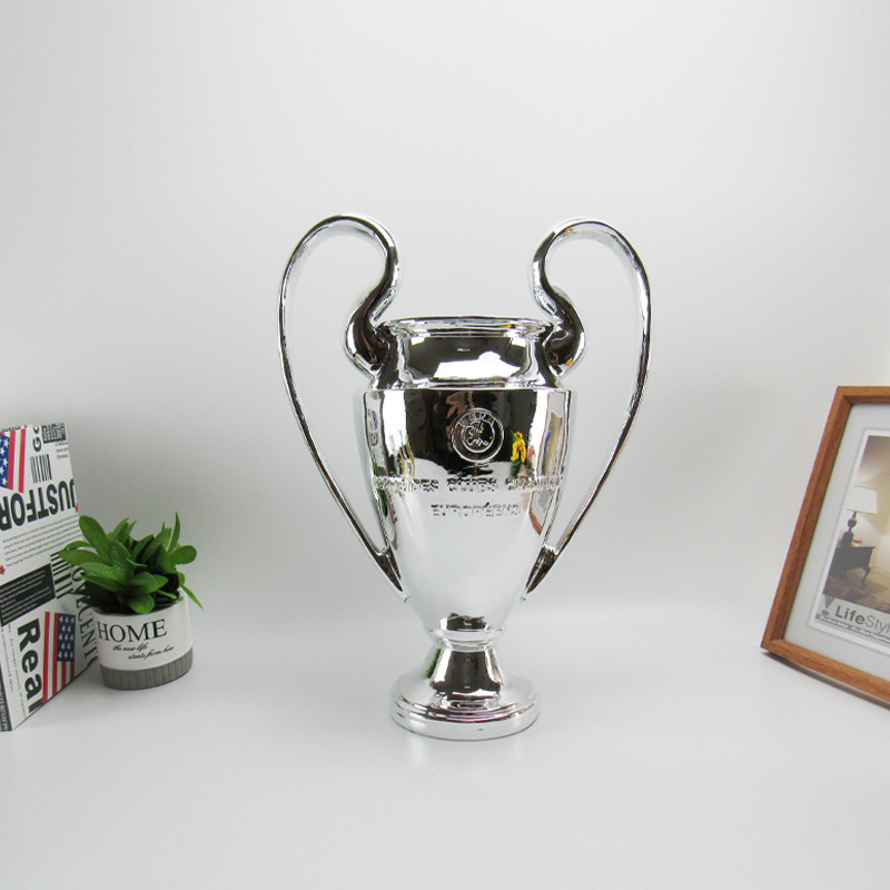 Manchester UEFA Champions League trofeo deportes aptitud física en stock letras de galvanoplastia decoración de resina de fútbol de la Copa de Europa conmemorativa