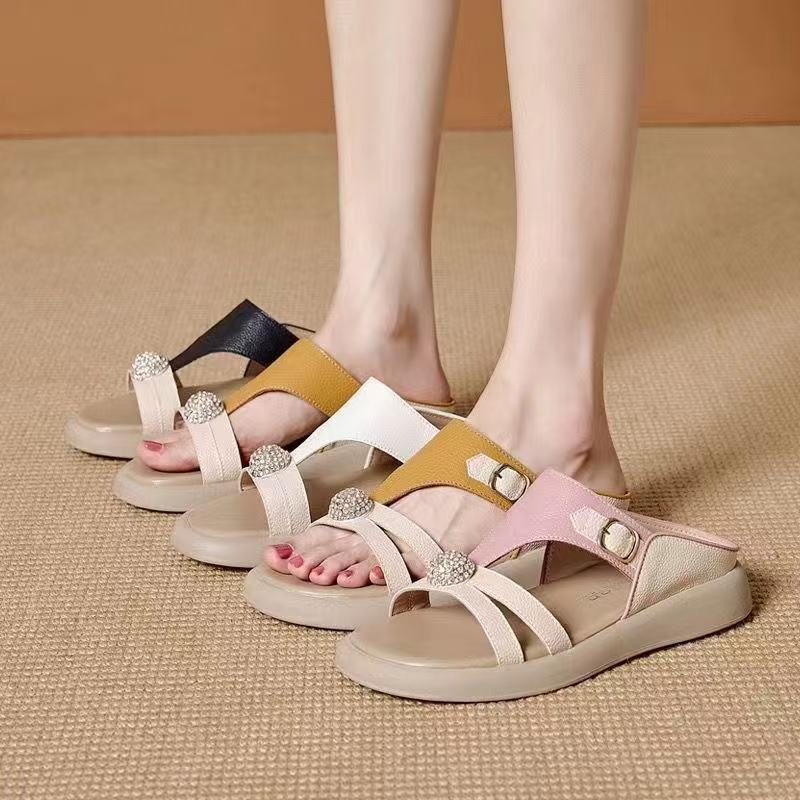 Sandals made of soft leather