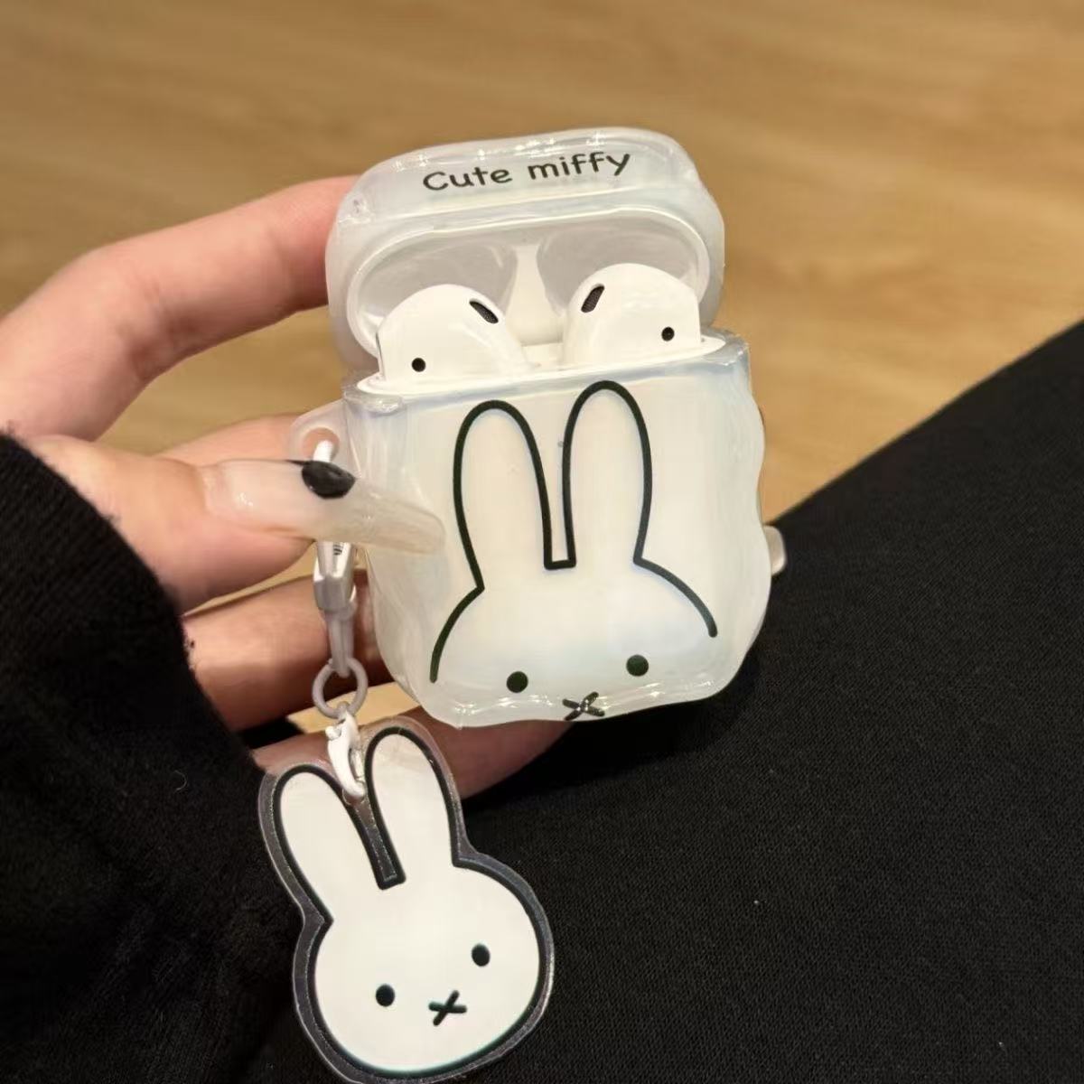 Cute Miffy conejo auriculares AirPods4 funda para auriculares de Apple Airpodspro3 generación 3 / 4