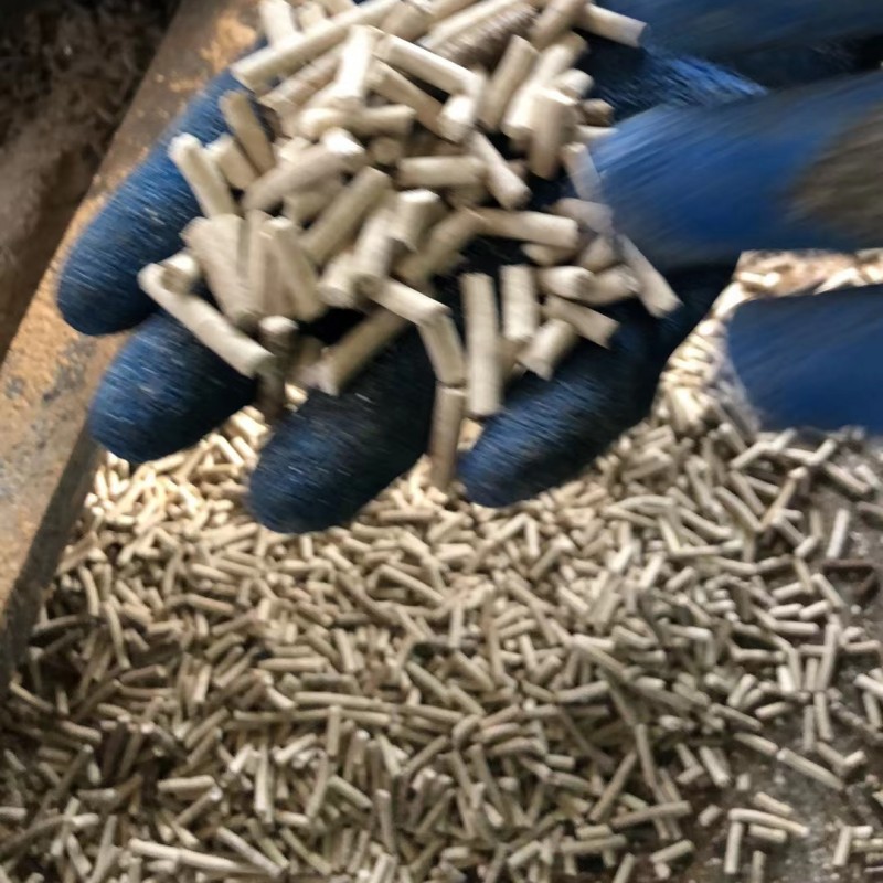 玉米秸秆草粉混合饲料生产线 鸡饲料挤压成型机 肉粉鱼粉狗粮机