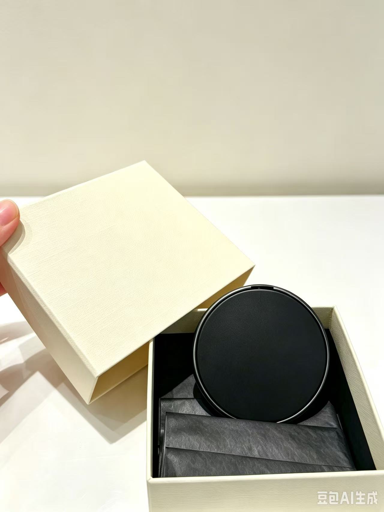 Car Air Freshener with English Pear and Lime Scent, Luxury Car Fragrance Pendant, Wardrobe Perfume Diffuser, Gift Box Set, Souvenir