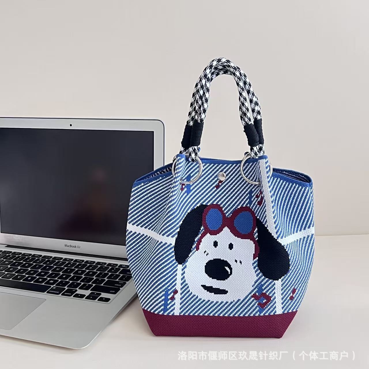 2026 primavera y verano nuevo bolso de cubo de pintura creativo portátil gran espacio de aire de dopamina alta sensación mochila