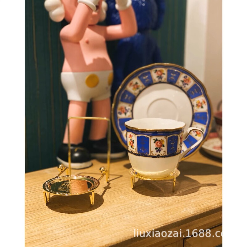 欧米式のレトロなコーヒーカップの展示棚のお茶のカップの棚の家庭の置物の酒の棚のプレゼントの陶磁器のカップの友達|undefined
