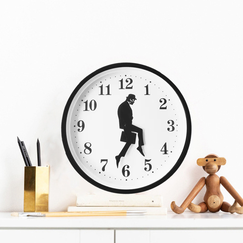 跨境熱賣Ministry of Silly Walks clock 行走商人公文包個性掛鍾