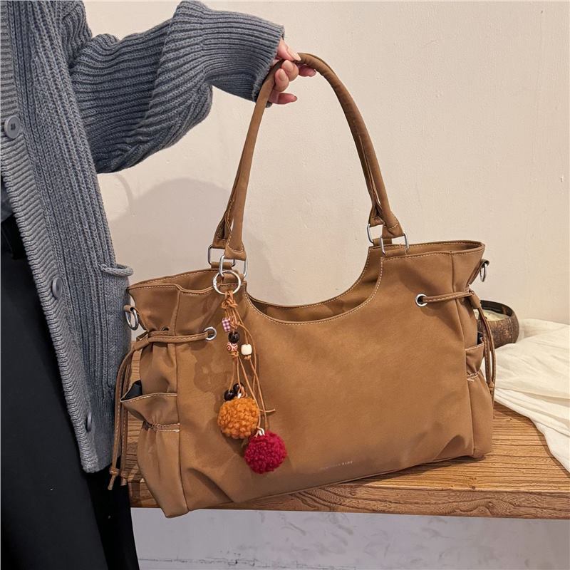 Suede Large Capacity Tote Bag For Women 2026 New Trendy Luxury Shoulder Bag For Outing, Work And Commuting