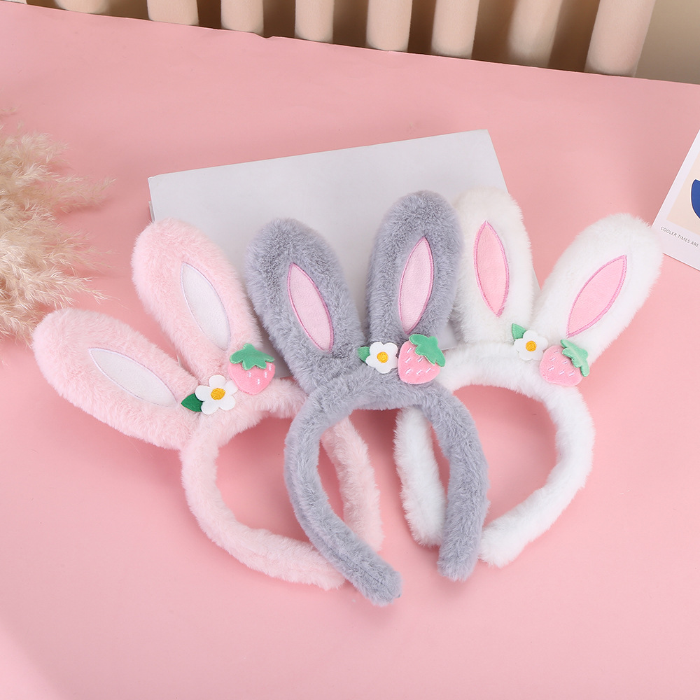 2023 nueva flor de fresa oreja de conejo diadema lindo pelo de peluche presionando diadema Internet celebridad dulce pelo presionando cara lavado horquilla