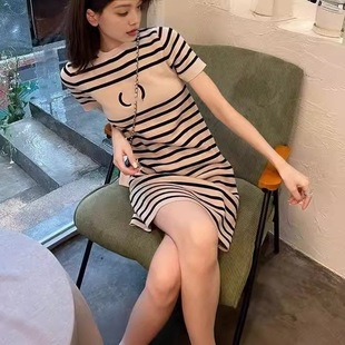 ��ζ�����ӗl�yС��ȹ2026���ļ��¿��䵭�L�e�͹�chic�B��ȹŮ