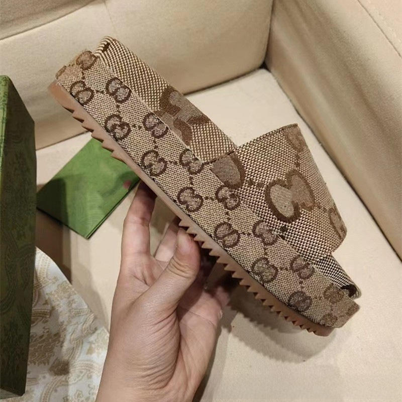 Slippers platform