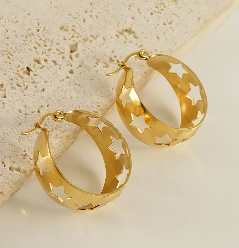 1 Pair Retro Star Hollow Out Stainless Steel 18k Gold Plated Hoop Earrings display picture 3