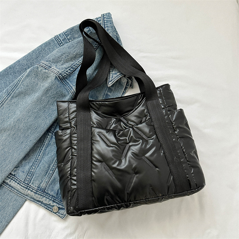 Bolsa de textura de alta calidad para mujeres nueva moda de gran capacidad otoño invierno perlada ropa de algodón bolso de hombro bolso de pluma de viaje