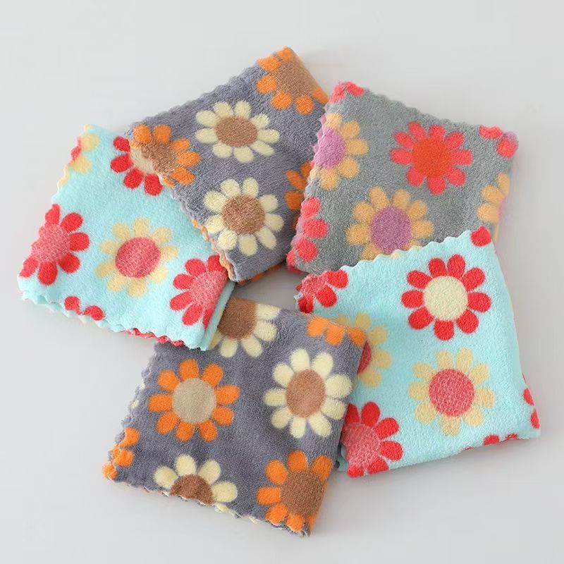 Cross-Border Temu Coral Velvet Printed Small Towel Square Towel Kidsren's Kindergarten Absorbent Cleaning Towel Sunflower Kitchen