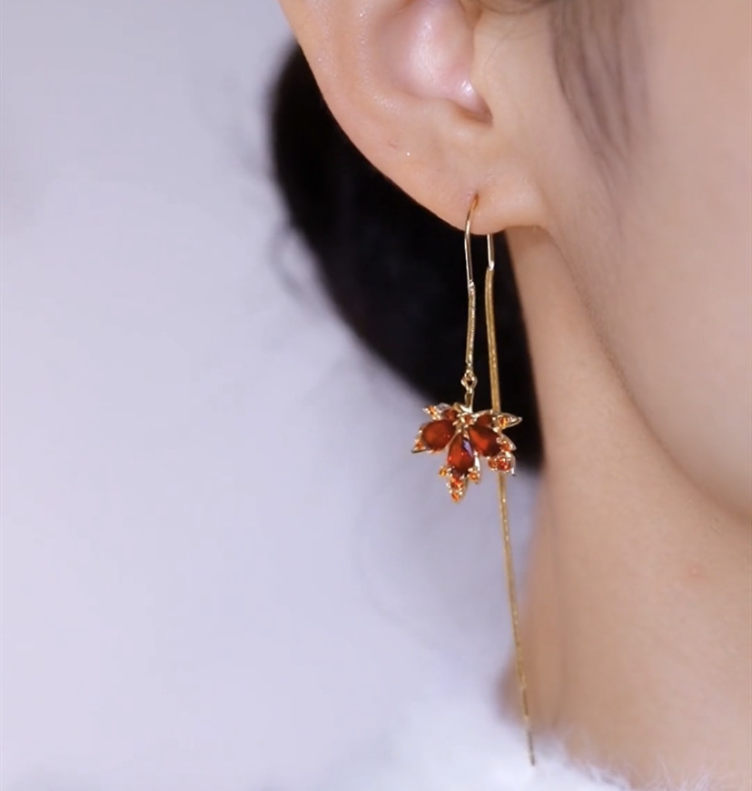 Chinoiserie Fashion Maple Leaf Copper Inlay Zircon Earrings