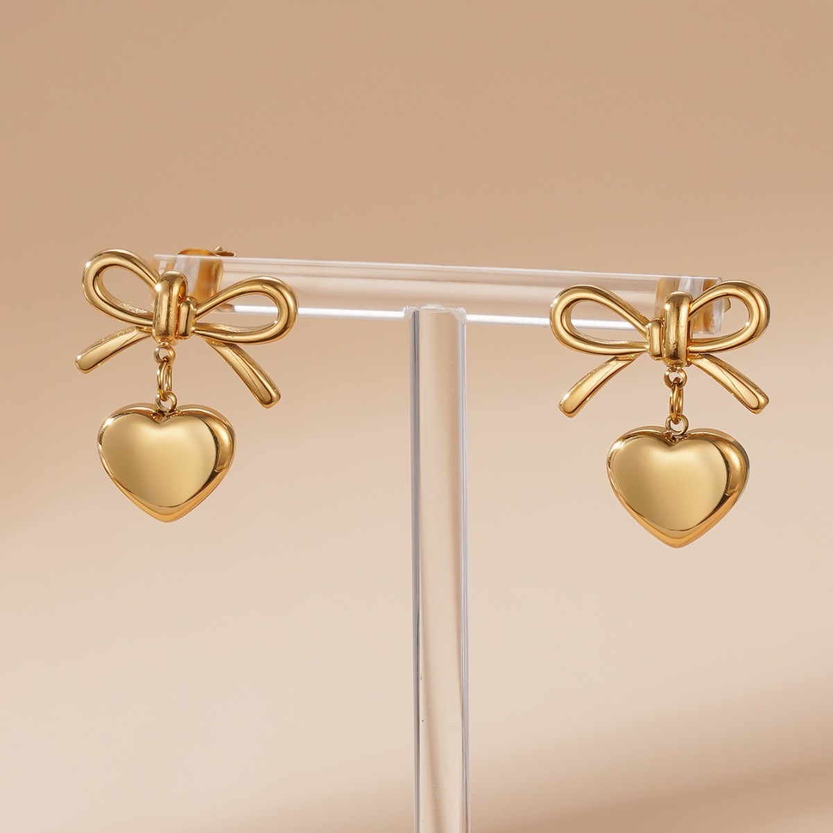 Jinxiang 18K gold stainless steel love pendant INS style French elegant fashion earrings ladies titanium steel earrings wholesale