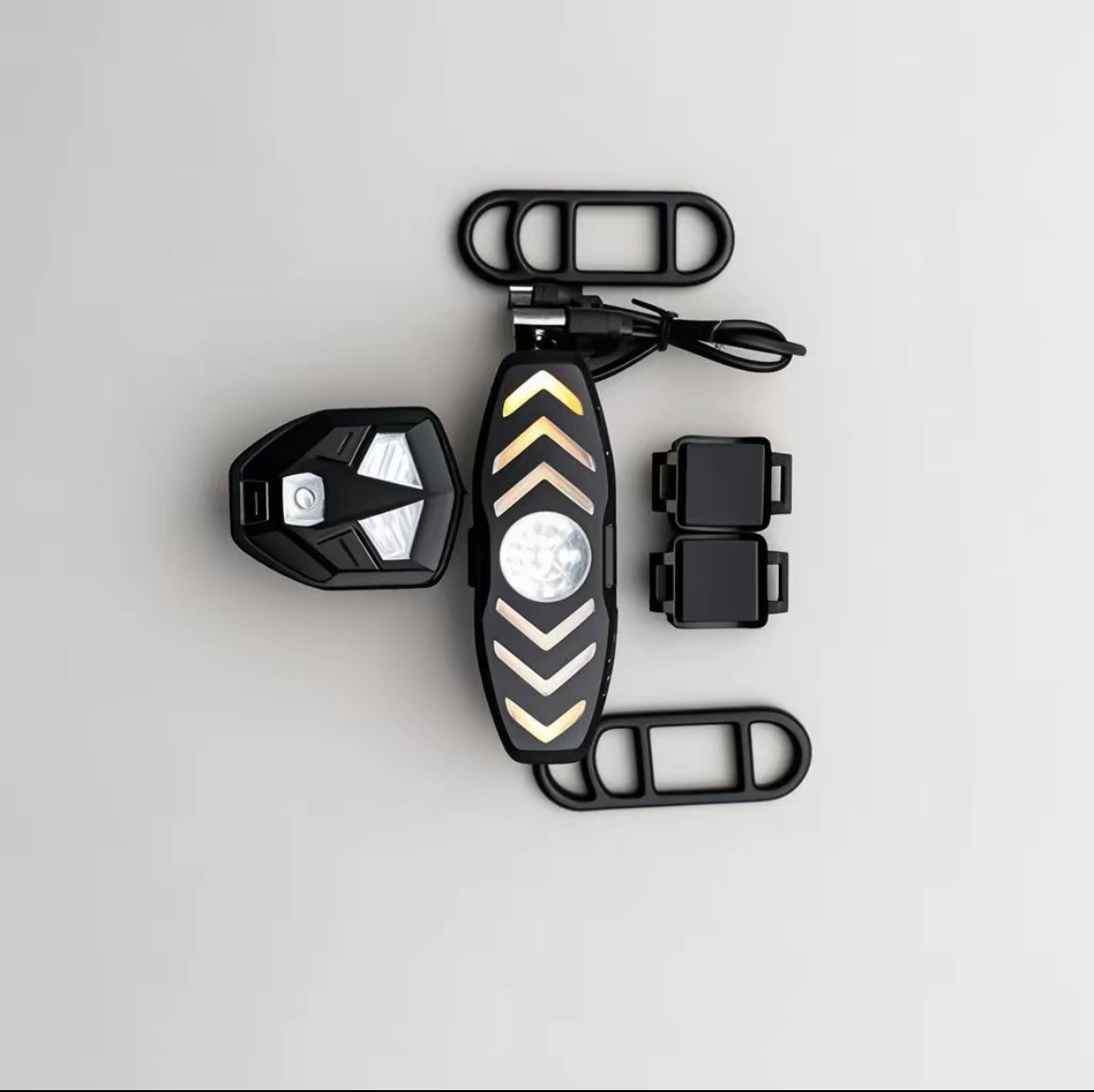 Nuevo control remoto de bicicleta luz de dirección luz trasera USB carga montaña impermeable luz trasera de montaña luz de alarma
