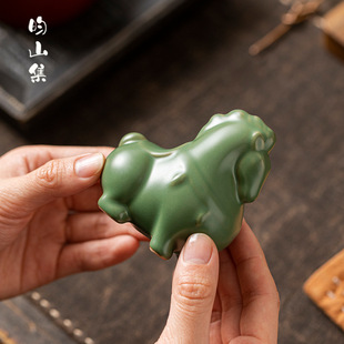Tea Pet Ornament Ru Kiln Ceramic Green Horse Tang Horse Crackle Pattern Cute and Collectible Kung Fu Tea Set Creative New Year Gift