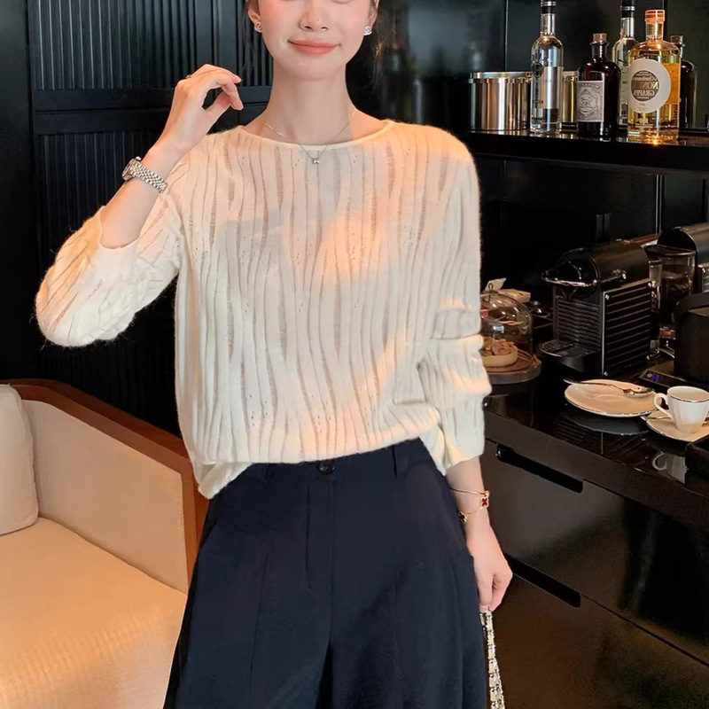 French-style elegant off-white hollow-out textured knit sweater for women, new spring and autumn collection, relaxed fit, round neck, versatile top
