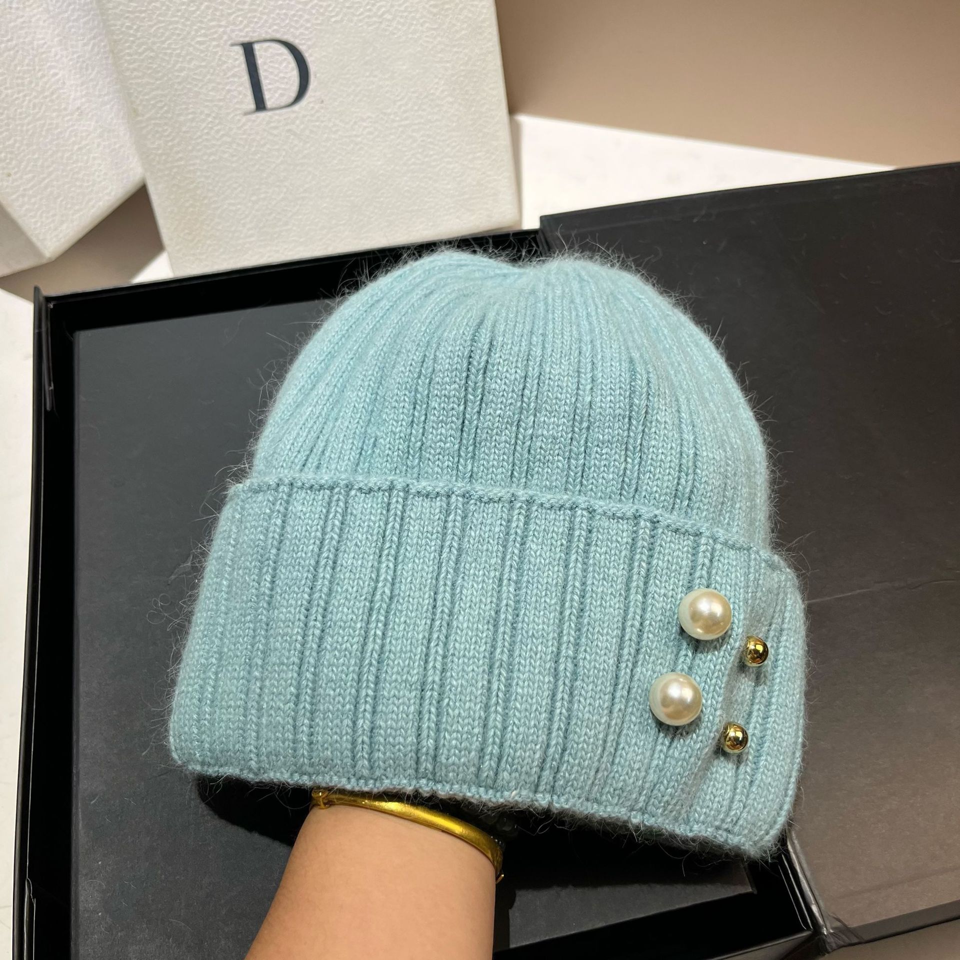 Winter Neue Kleine Duftenden Stil Perle Kaninchen Haar für Frauen, Mode Nordic Wärme Gestrickte Kopf Kalten Hut Trendy_voghion.com