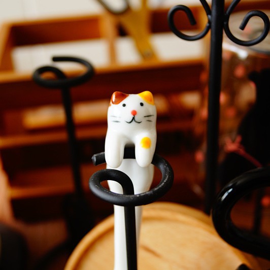 3 꽃 고양이 매달려 숟가락