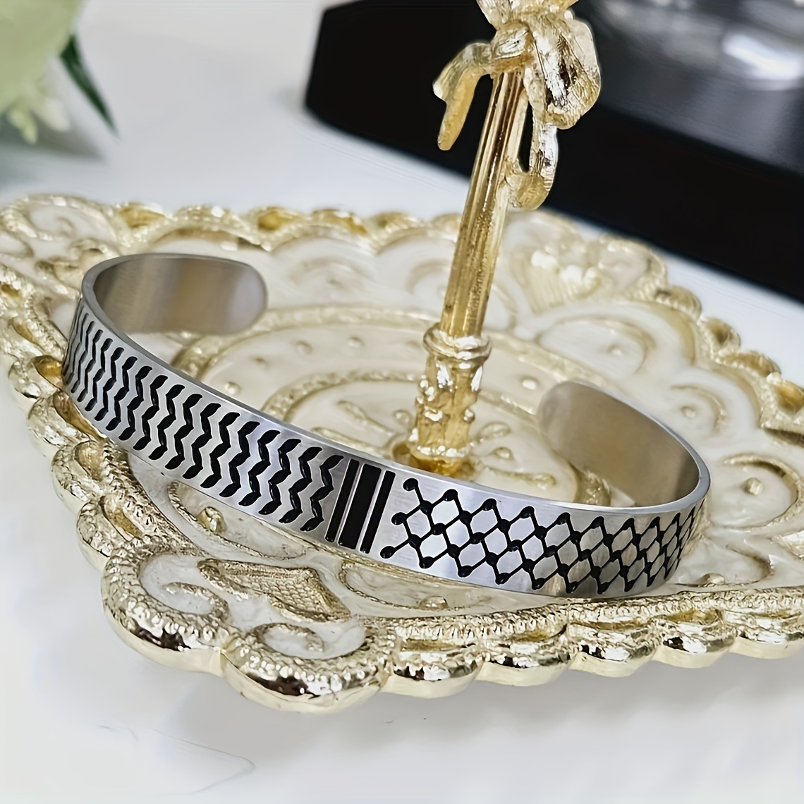 Heren armband open bangle van rvs met vlag en hars afwerking_voghion.com