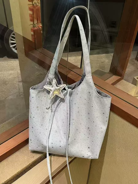 Korean-Style Ins-Style Star-Print Tote Bag for Women, Large-Capacity Shoulder Bag, 2026 New Trendy Fashion for Commuting and Leisure