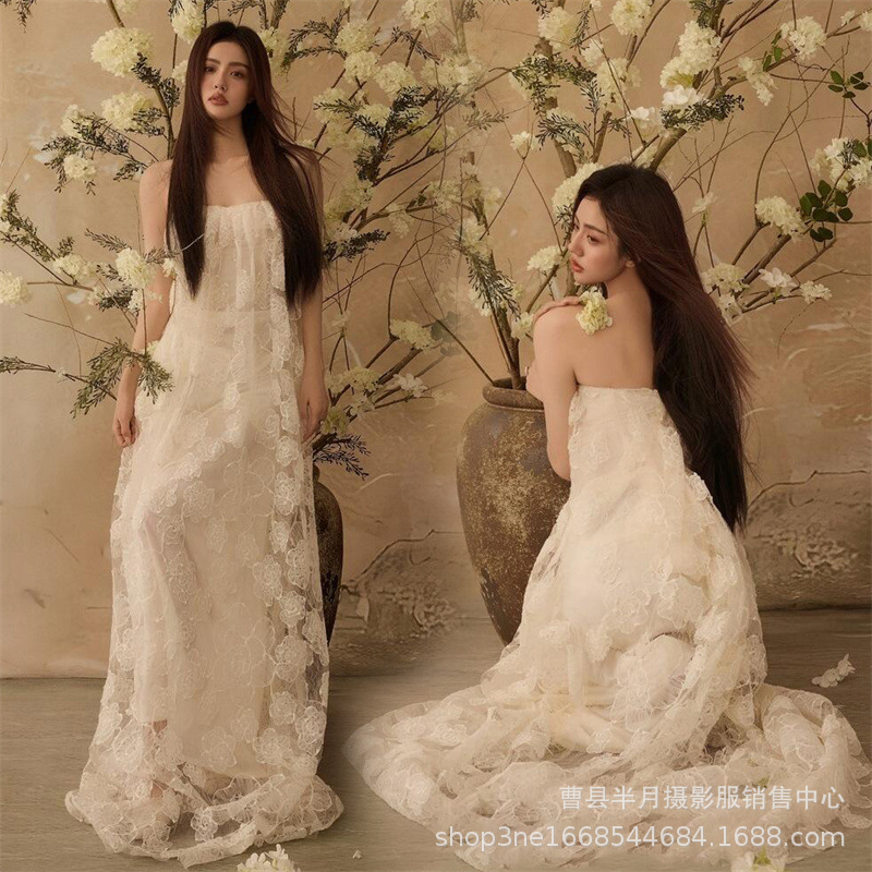 Photo Studio's New Retro French-Style High-End Lace Hollow-Out Strapless Engagement Dress, Morning Robe for Girls, Photography Photo Shoot Outfit Photo Studio's New Retro French-Style High-End Lace Hollow-Out Strapless Engagement Dress, Morning Robe for Girls, Photography Photo Shoot Outfit