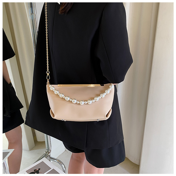 Fashion Pearl Chain Solid Color Messenger Bag display picture 9