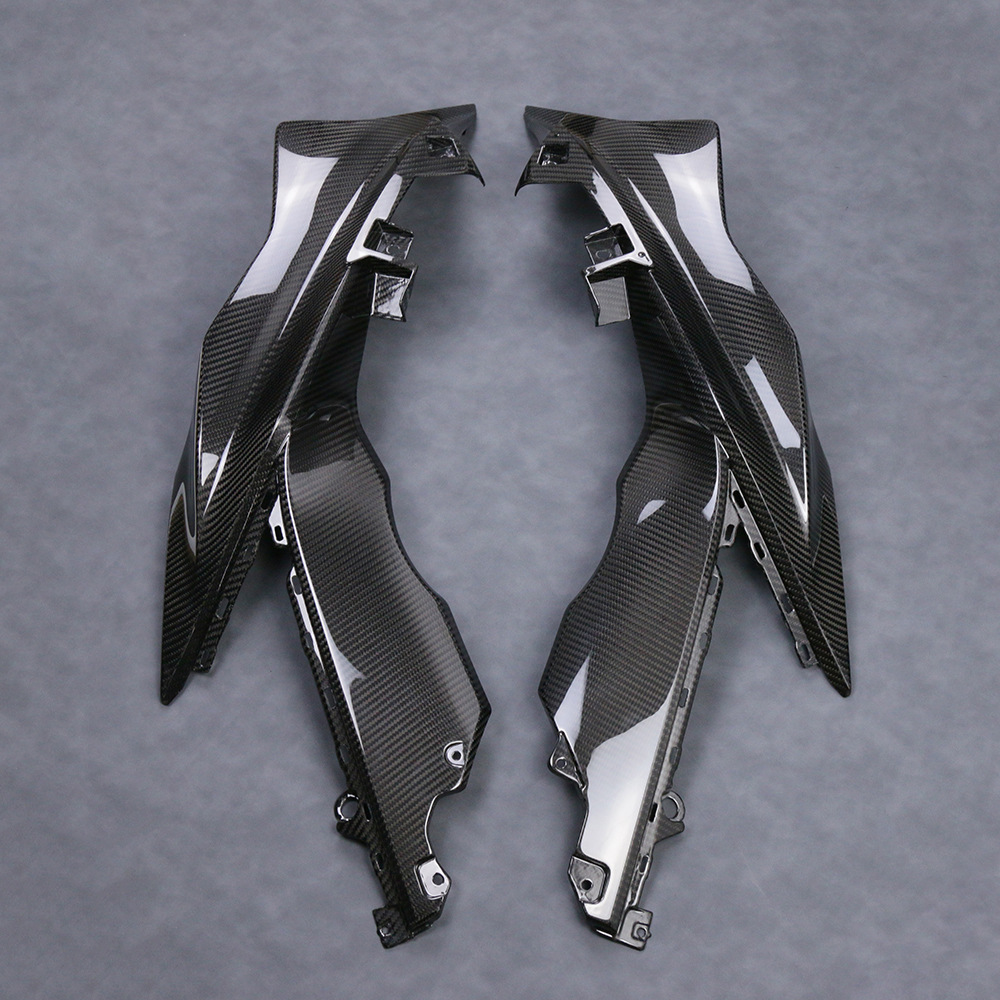 Suitable for new YAMAHA YAMAHA R3 front large side plate carbon fiber shell motorcycle modification accessories