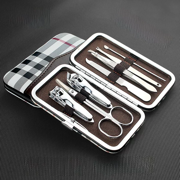 Customized 7-18 Piece Grooming Set Nail Clippers Beauty Kit Nail Clippers Complete Set Nail Scissors Manicure Tool Set Boxed