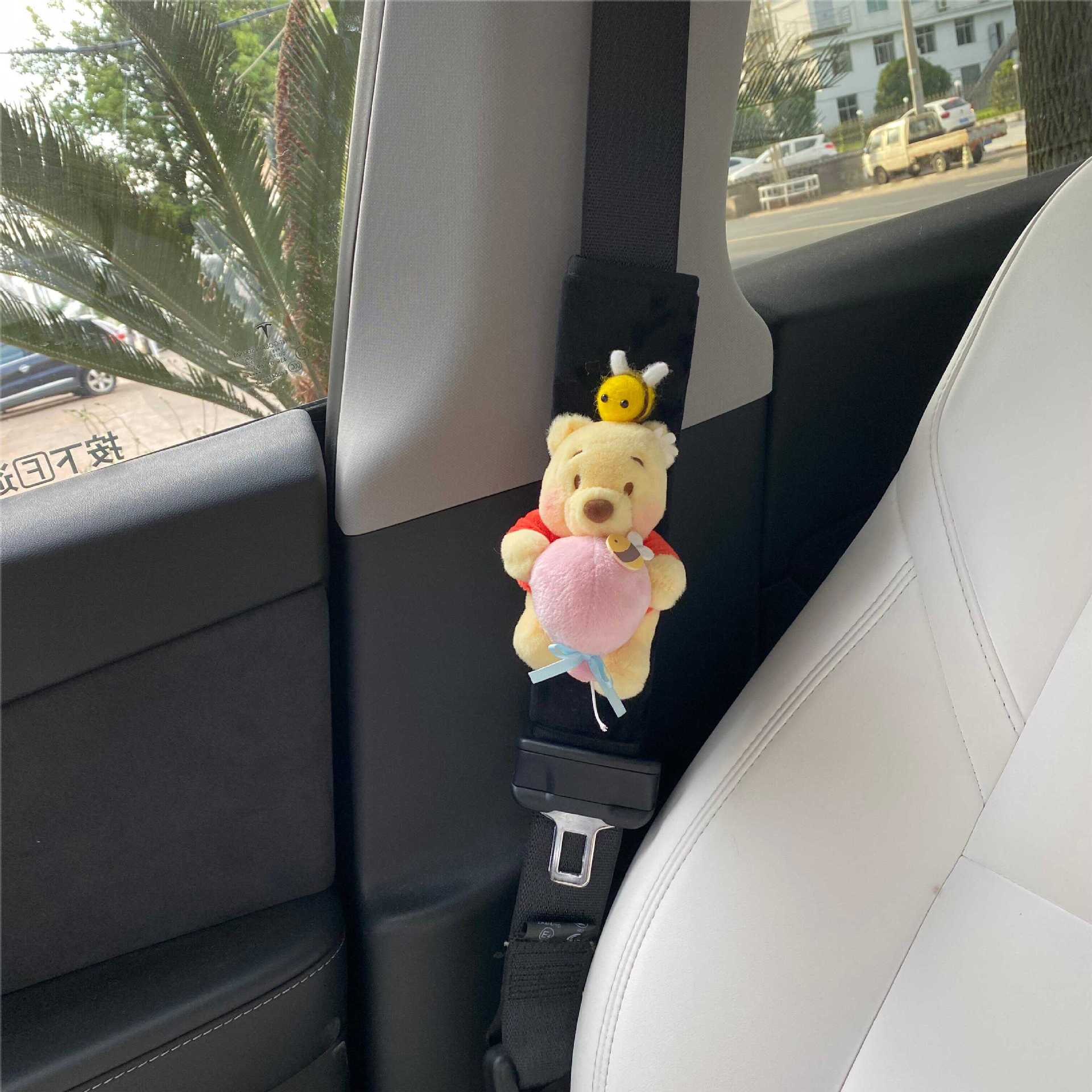 New Creative Balloon Winnie the Pooh Piglet Cartoon High-Value Short Velvet Car Seat Belt Shoulder Pads for Gift Giving