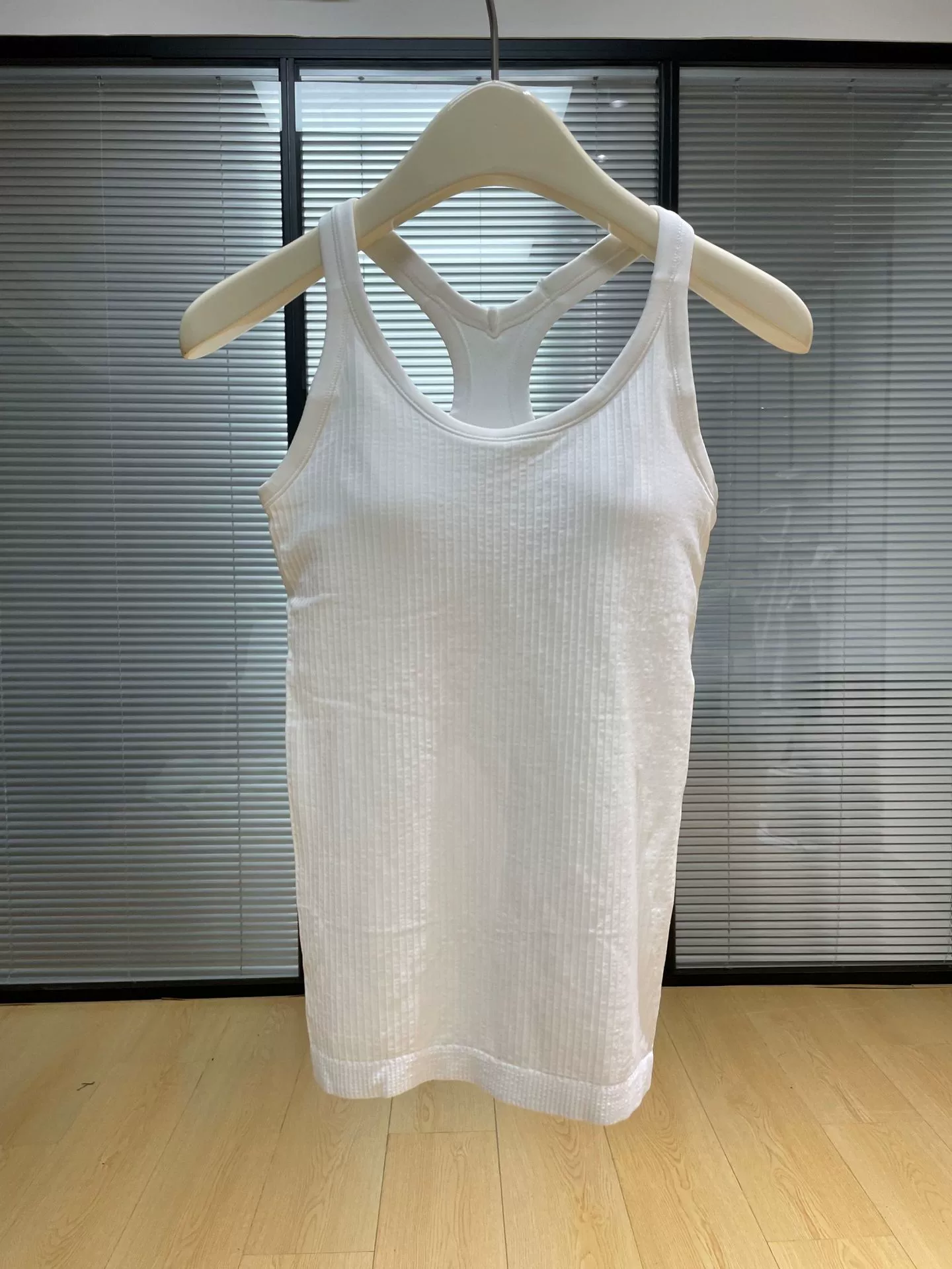Long Yoga Vest (Women's) Breathable Detachable Sports Top with Removable Cups, 2–8 Sizes