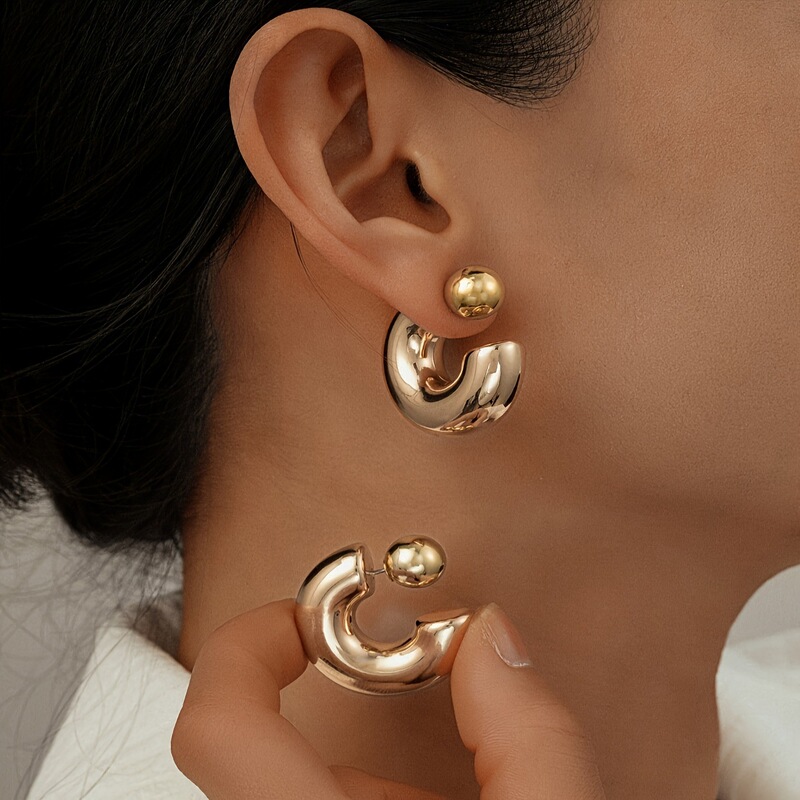 European and American Ins Fashion Niche Design Stylish Hot-Selling Earrings Female C-Shaped Ball Earrings Wholesale European and American Ins Fashion Niche Design Stylish Hot-Selling Earrings Female C-Shaped Ball Earrings Wholesale