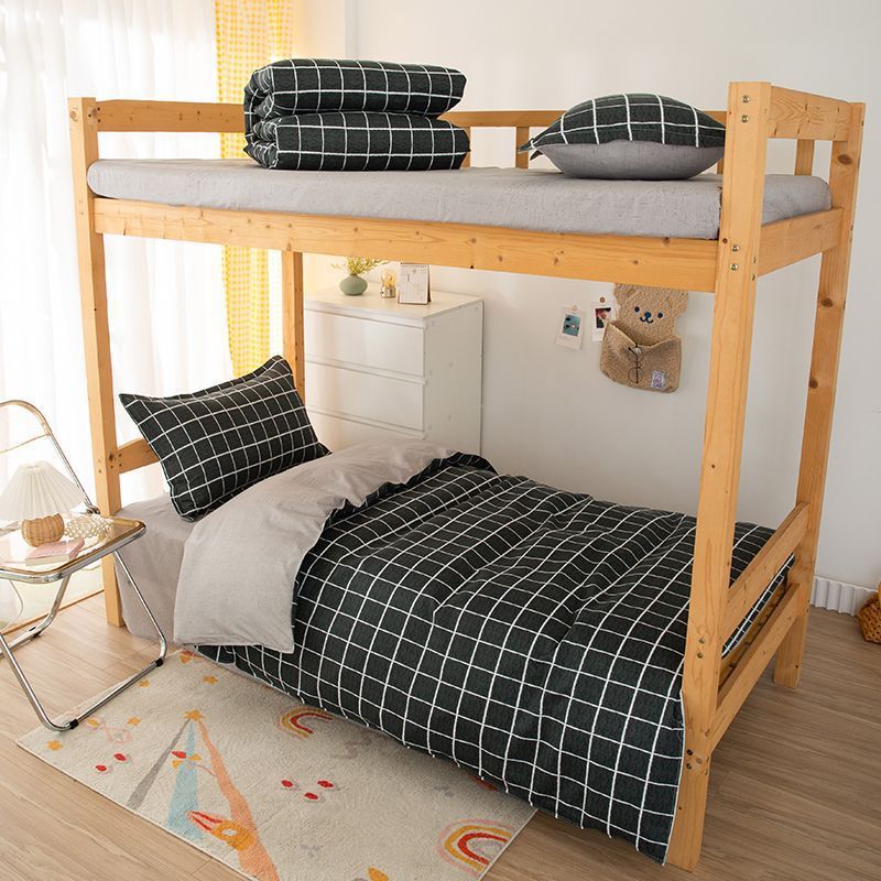 Un conjunto completo de colcha de cama de dormitorio de estudiantes individuales de seis piezas, colcha de cama de núcleo de algodón para dos personas de ocho piezas.