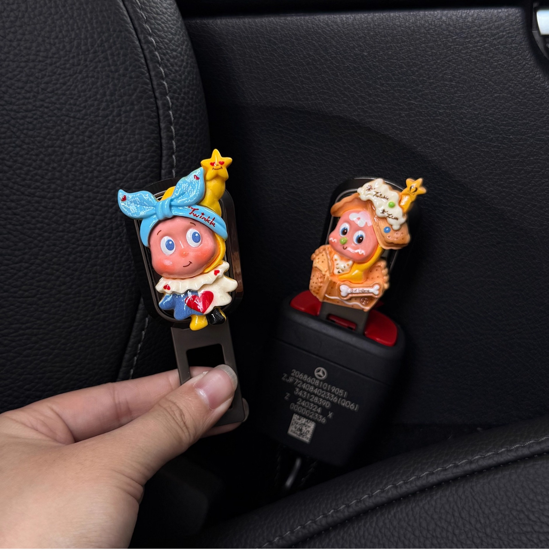 Cute Car Safety Plug with Buckle, Passenger Card Slot Plug, Car Rear Seat Extender Connector, Safety Belt