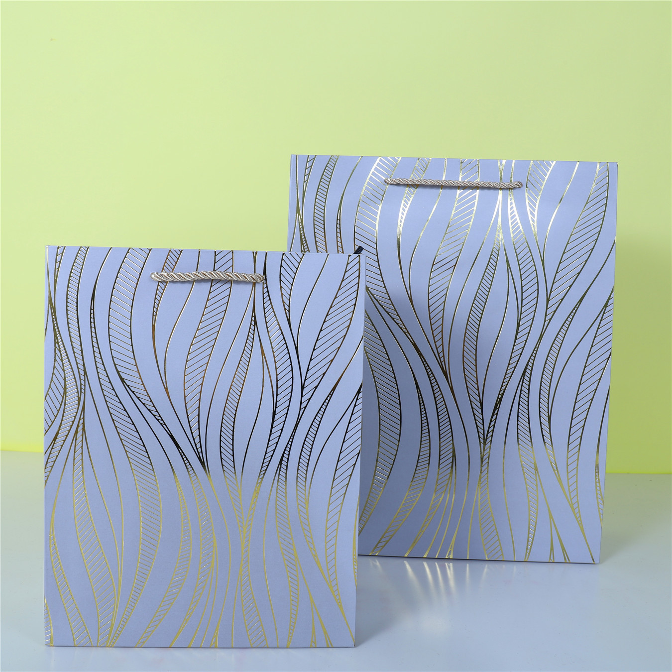 燙金豎條紋紙質白卡禮品袋子批發菱形禮物袋服飾包裝紙袋子