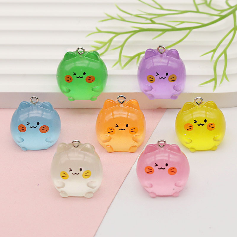 Cute Luminous Resin 3D Cartoon Smiling Cat and Animal Keychain Pendant DIY Accessory