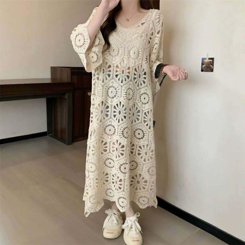 Bohemian style niche crochet hollow-out knit dress for women, new layered design with unique style, high-end long dress Bohemian style niche crochet hollow-out knit dress for women, new layered design with unique style, high-end long dress