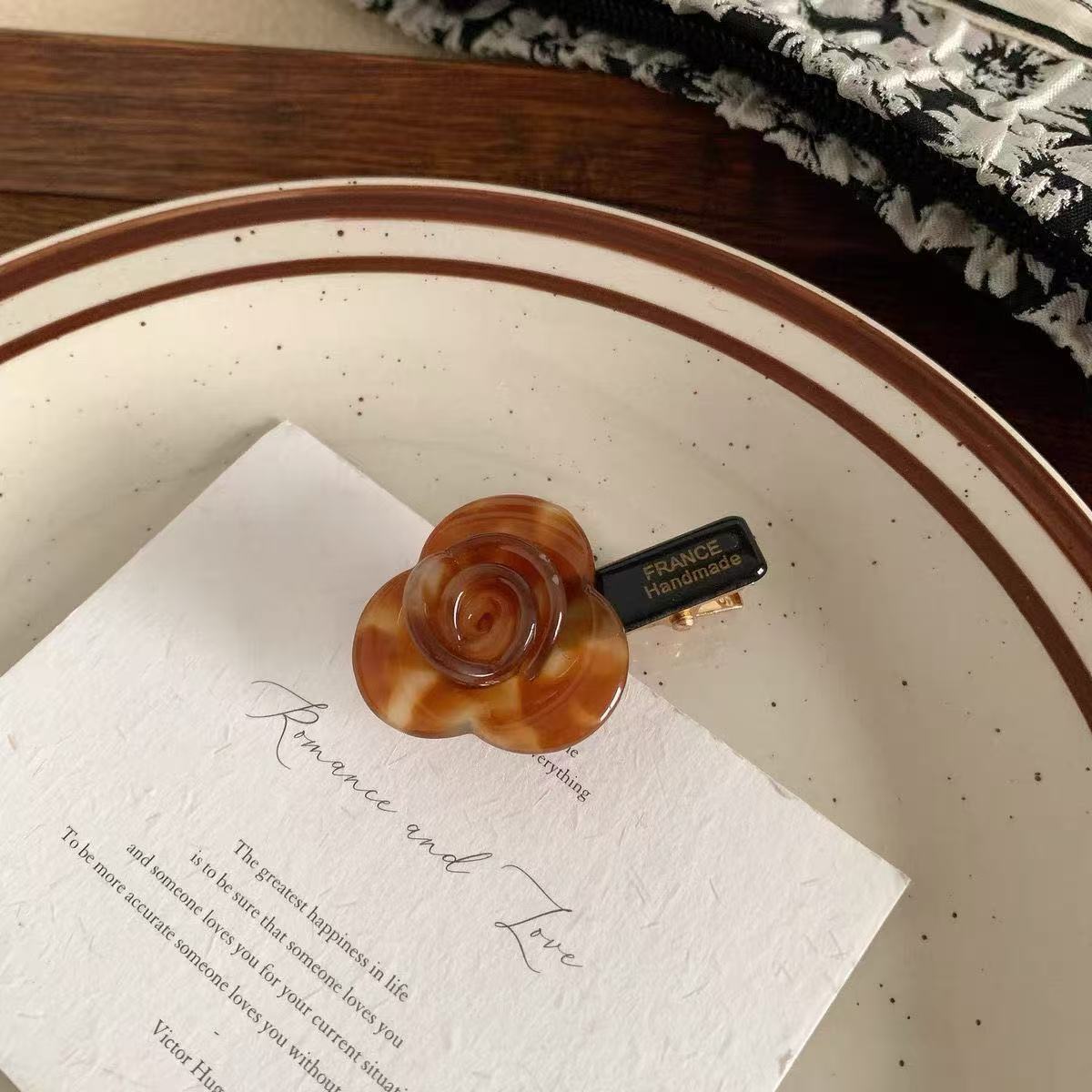 A4-아세테이트 사이드 클립-로즈-라이트 레오파드 프린트