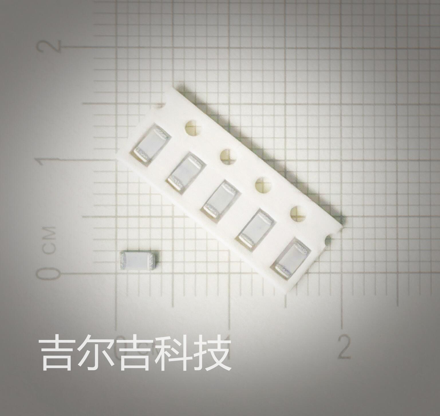 贴片电容1206 NPO/COG 330J(33PF)1KV ±5% 	1206COG330J102ET