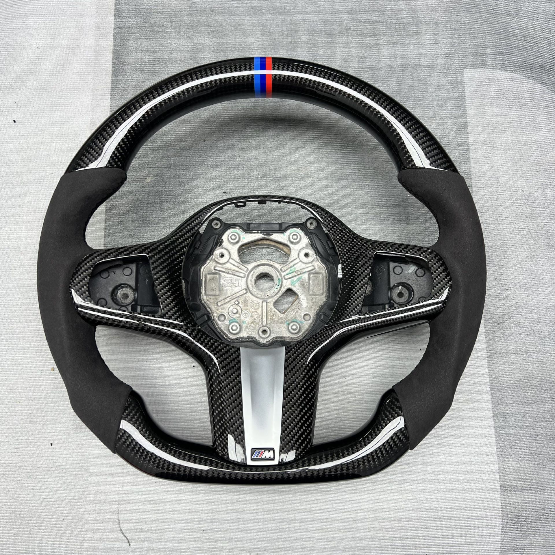 Suitable for Bmw Carbon Fiber Steering Wheel Processing and Customization, G38/G Chassis/Steering Wheel Full Series Upgrade Modification
