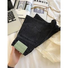 レトロな小さいフォークのデニムの半ズボンの女性の2024夏の新型は色の高い腰にぶつかってゆったりしています。