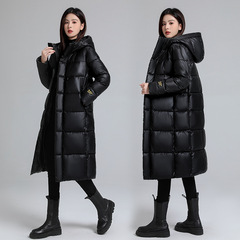 対外貿易の大きいサイズにまたがって、男女の同モデルの帽子と黒い金の長いタイプの綿服とダウンの綿服のゆったりしたコートを厚くします。