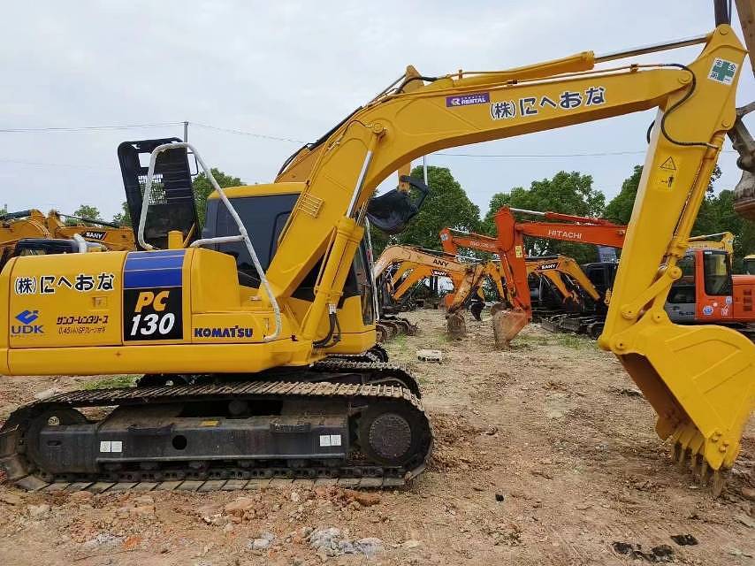 Excavadora Komatsu importada 110 120 130 Excavadora doméstica y extranjera