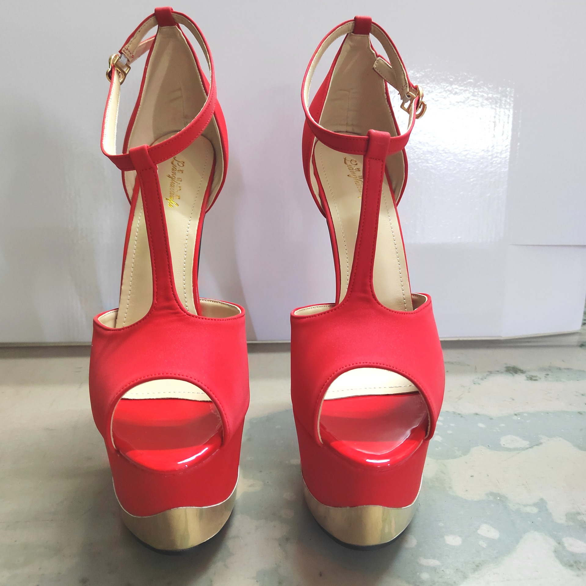 Sandal nữ cao gót quai chữ T kiểu La Mã, mũi hở, đế dày, size lớn — Đỏ (19cm)