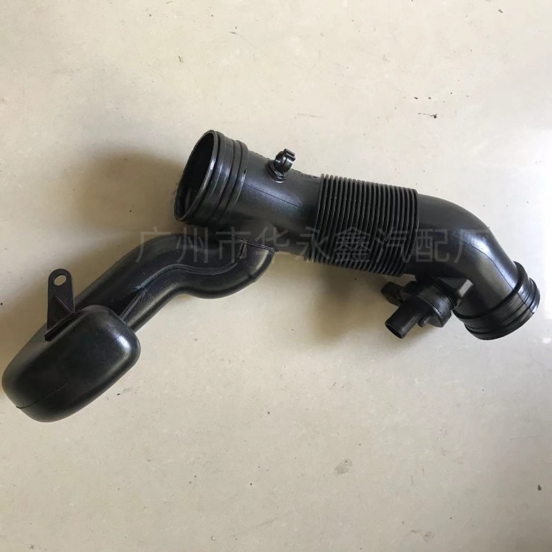 Volkswagen 1J0129684AM,1J0129684BM,1J0129684BF Connecting Pipe for Volkswagen Skoda (Auto Parts and Accessories)