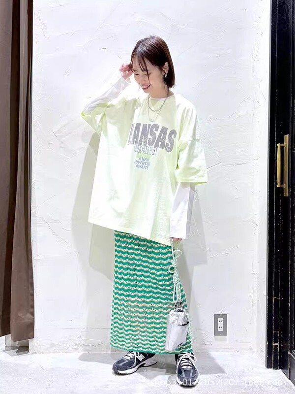 2025 新作夏日本ニコトップカジュアルレイジースタイルルーズダメージレタープリントミドル丈 Tシャツ|undefined