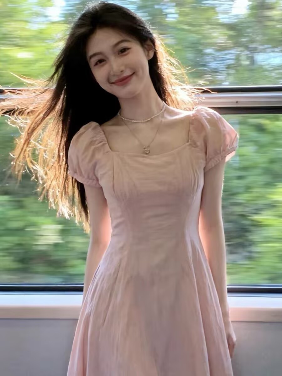 Váy cổ vuông tay bồng thắt eo dáng suông midi kiểu Pháp — màu hồng